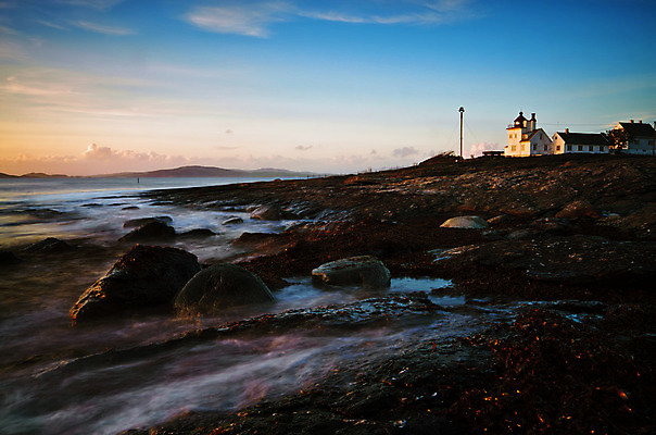 포토 JPG 해외이미지 유럽 파도 자연 등대 북유럽 노르웨이 풍경 사람없음 야외 물 일몰 봄 해조류 암초 스칸디나비아 해외202004 해외포토 자연요소 계절 나라 바다 노을 해양식물 생태계 파일형식 이미지허브
