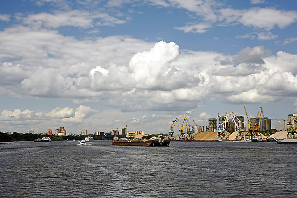 포토 JPG 해외이미지 구름 유럽 산업 바다 비즈니스 교통시설 자연 하늘 자물쇠 항해 사람없음 물 강 항구 화물 도시 보트 상품 몸무게 컨테이너 기중기 무역 함선 상업 바쁨 포트 무거움 해고 로딩 정문 터미널 해외202004 해외포토 자연요소 나라 교통 배_교통 문 운송업 중장비 무게 시설 생태계 파일형식 이미지허브