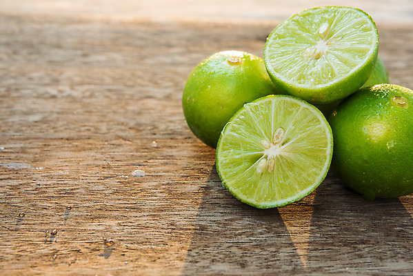 포토 JPG 해외이미지 음료 음식 조각 백그라운드 과일 재료 탁자 귤 건강 사람없음 목재 초록색 여름 노란색 주스 신선 그룹 레몬 민트 라임 내추럴 모히토 숙성 해외202004 해외포토 나무 계절 컬러 가구 칵테일 허브 파일형식 이미지허브