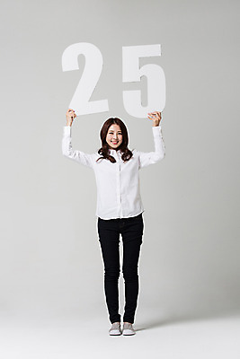 포토 JPG 스튜디오촬영 전신 우먼라이프 여자 2 실내 한명 서기 들기 20대 성인 앞모습 숫자 한국인 5 25일 성인여자한명만 성인만 국내포토 문자 1 라이프스타일 뷰포인트 모션 사람 동양인 청년 내부 날짜 여자한명만 성인여자만 파일형식