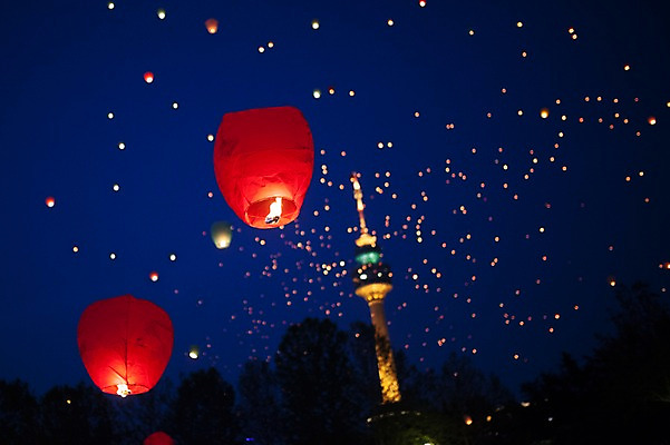 포토 JPG 여행 불교 밤하늘 풍경 사람없음 야외 봄 야간 경상북도 소원 풍등 풍등날리기 대구시 풍등축제 대구풍등축제 두류공원 우방타워 국내포토 자연요소 계절 공원 종교 하늘 조명 한국 타워 축제 경상도 등축제 대구_경상북도 대구_한국 파일형식