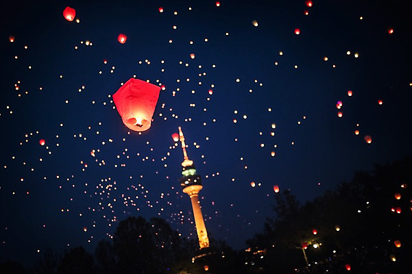 포토 JPG 여행 불교 밤하늘 풍경 사람없음 야외 봄 야간 경상북도 소원 풍등 풍등날리기 대구시 풍등축제 대구풍등축제 두류공원 우방타워 국내포토 자연요소 계절 공원 종교 하늘 조명 한국 타워 축제 경상도 등축제 대구_경상북도 대구_한국 파일형식