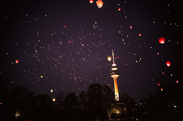 포토 JPG 여행 불교 밤하늘 풍경 사람없음 야외 봄 야간 경상북도 소원 풍등 풍등날리기 대구시 풍등축제 대구풍등축제 두류공원 우방타워 국내포토 자연요소 계절 공원 종교 하늘 조명 한국 타워 축제 경상도 등축제 대구_경상북도 대구_한국 파일형식