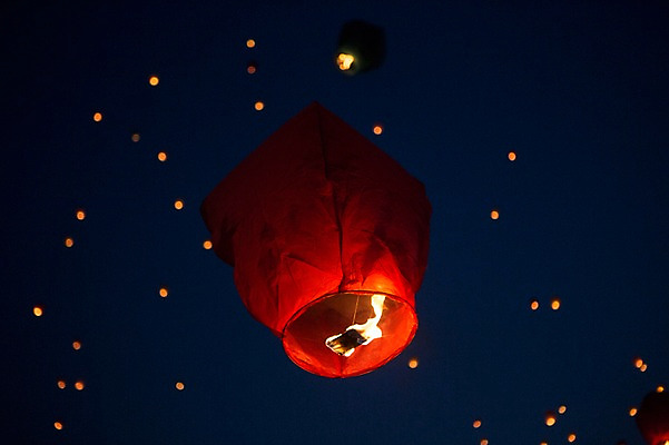 포토 JPG 여행 불교 밤하늘 풍경 사람없음 야외 봄 야간 경상북도 소원 풍등 풍등날리기 대구시 풍등축제 대구풍등축제 두류공원 국내포토 자연요소 계절 공원 종교 하늘 조명 한국 축제 경상도 등축제 대구_경상북도 대구_한국 파일형식