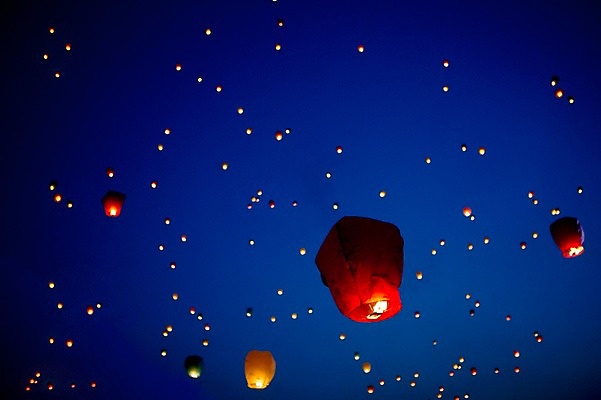 포토 JPG 여행 불교 밤하늘 풍경 사람없음 야외 봄 야간 경상북도 소원 풍등 풍등날리기 대구시 풍등축제 대구풍등축제 두류공원 국내포토 자연요소 계절 공원 종교 하늘 조명 한국 축제 경상도 등축제 대구_경상북도 대구_한국 파일형식
