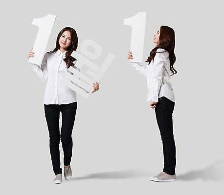 전신 PSD 편집이미지 1 여자 기념일 새해 20대 성인 두명 한국인 디지털합성 합성 1월 월 성인여자만 이미지편집 사람 동양인 이벤트 청년 날짜 여자만 성인만 파일형식