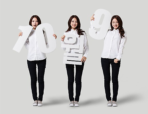 전신 PSD 편집이미지 여자 기념일 20대 성인 세명 한국인 10 9 디지털합성 합성 한글날 10월 월 성인여자만 이미지편집 사람 동양인 이벤트 청년 공휴일 숫자 날짜 국경일 여자만 성인만 파일형식