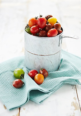 포토 JPG 스튜디오촬영 채소 방울토마토 실내 사람없음 신선 천 양철통 국내포토 토마토 내부 직물 파일형식