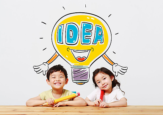 여자 어린이교육 남자 어린이 전구 포토일러 아이디어 웃음 상반신 두명 연필 한국인 이미지편집 AI파일 편집이미지 교육 컨셉 학용품 표정 사람 동양인 필기구 파일형식 벡터