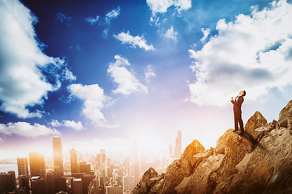 JPG 구름 편집이미지 남자 비즈니스 하늘 한명 빌딩 성인 빛 한국인 도시 비즈니스맨 돌산 디지털합성 디지털아트 편집실사 자연요소 1 산 사람 동양인 건물 직장인 CG 파일형식