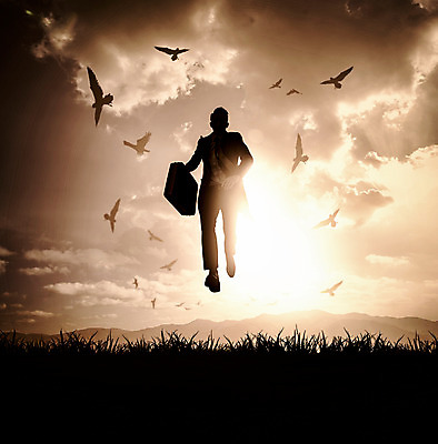 JPG 구름 편집이미지 남자 실루엣 비즈니스 하늘 산 그림자 한명 잔디 성인 빛 점프 비즈니스맨 디지털합성 비둘기 디지털아트 편집실사 자연요소 식물 1 모션 조류 촬영기법 사람 직장인 CG 파일형식