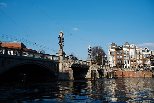 포토 JPG 주간 풍경 사람없음 야외 건물 강 다리 네덜란드 암스테르담 국내포토 자연요소 건축물 유럽 신체부위 파일형식