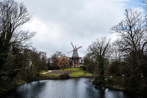 포토 JPG 주간 나무 공원 독일 풍경 사람없음 야외 강 풍차 브레멘 국내포토 자연요소 식물 공공시설 유럽 파일형식
