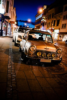 포토 JPG 도로 야경 자동차 거리 독일 사람없음 야외 건물 브레멘 국내포토 건축물 유럽 길 육상교통 교통시설 야간 파일형식 풍경_경치