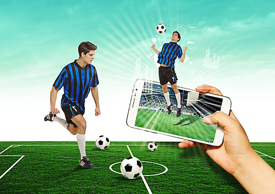 전신 PSD 서양인 구름 편집 편집이미지 손 남자 축구공 하늘 축구선수 잔디 20대 성인 두명 스마트폰 달리기 운동 점프 축구 축구장 드리블 이미지편집 자연요소 외국인 식물 공 축구용품 스포츠시설 모션 운동선수 건강 사람 청년 신체부위 핸드폰 스마트기기 구기 파일형식