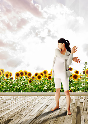 전신 PSD 구름 편집 편집이미지 여자 요가 하늘 해바라기 한명 서기 성인 30대 운동 스트레칭 임산부 한국인 마루 태교 이미지편집 자연요소 1 웰빙 꽃 모션 바닥 건강 사람 동양인 장년 임신 파일형식