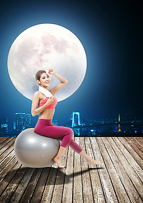 전신 PSD 편집 편집이미지 여자 다이어트 한명 앉기 빌딩 20대 성인 옆모습 운동복 수건 운동 한국인 보름달 도시 마루 짐볼 야간 탱크톱 가교 이미지편집 자연요소 1 건축물 옷 뷰포인트 상의 모션 바닥 건강 사람 동양인 청년 건물 위생용품 달 파일형식