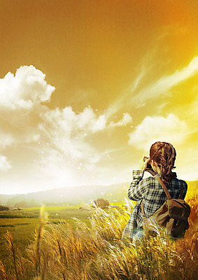 PSD 구름 편집 편집이미지 여자 여행 배낭 하늘 갈대 한명 상반신 20대 성인 뒷모습 카메라 노을 사진촬영 한국인 가을 이미지편집 자연요소 식물 1 계절 뷰포인트 가방 사람 동양인 청년 전자제품 촬영 파일형식