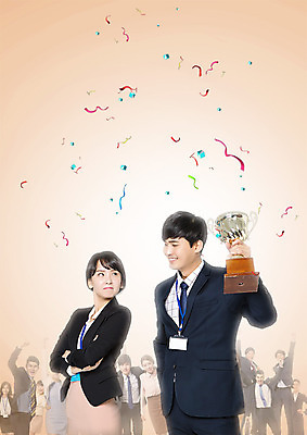 PSD 편집 편집이미지 여자 남자 비즈니스 웃음 여러명 상반신 20대 성인 기쁨 한국인 우승 비즈니스맨 비즈니스우먼 트로피 사원증 질투 이미지편집 감정 다수 표정 사람 동양인 청년 최고 직장인 상_우승 파일형식