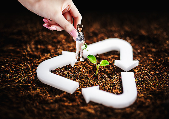 전신 PSD 편집 편집이미지 손 화살표 한명 서기 소녀 새싹 자연보호 환경 그린캠페인 흙 재활용 물뿌리개 한국인 물주기 원예 재활용표시 이미지편집 식물 1 여자 어린이 캠페인 모션 자연 표시 사람 동양인 취미 신체부위 보호 친환경 파일형식