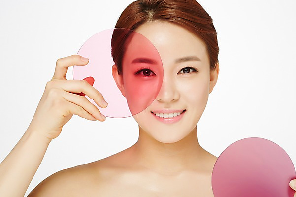 포토 JPG 스튜디오촬영 우먼라이프 여자 실내 한명 미소 들기 상반신 20대 성인 앞모습 뷰티 깨끗함 한국인 원형 탱크톱 유리판 의료성형뷰티 여자만 성인여자한명만 국내포토 도형 1 라이프스타일 뷰포인트 컨셉 상의 모션 표정 사람 동양인 청년 내부 여자한명만 성인여자만 파일형식