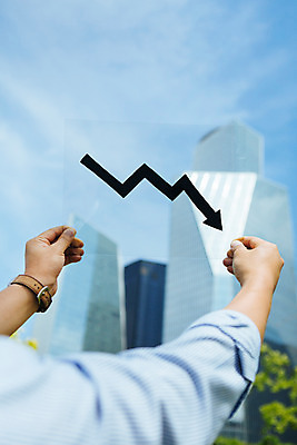 포토 JPG 주간 화살표 백그라운드 비즈니스 풍경 빌딩 야외 신체부위 도심 하락 팔 국내포토 자연요소 컨셉 사람 건물 도시 파일형식