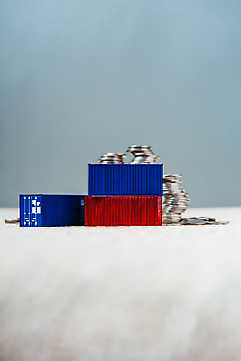 포토 JPG 백그라운드 비즈니스 사람없음 동전 미니어처 컨테이너 무역 컨테이너상자 국내포토 산업 돈 상자 모형 파일형식