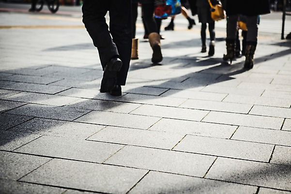 포토 JPG 주간 거리 그림자 여러명 야외 도시풍경 도시 보행자 국내포토 자연요소 다수 사람 풍경 파일형식