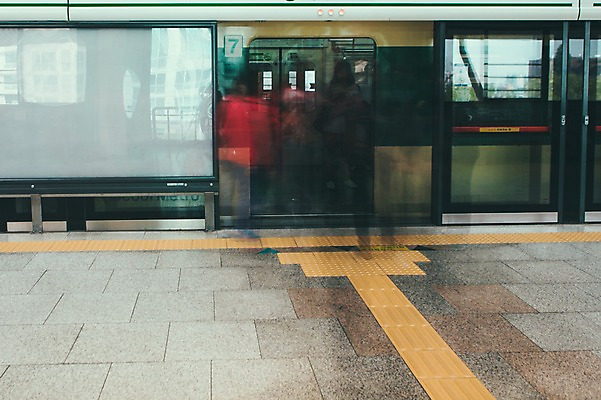 포토 JPG 주간 사람없음 야외 도시풍경 도시 전철 장노출 전철역 국내포토 자연요소 육상교통 대중교통 촬영기법 풍경 역 파일형식