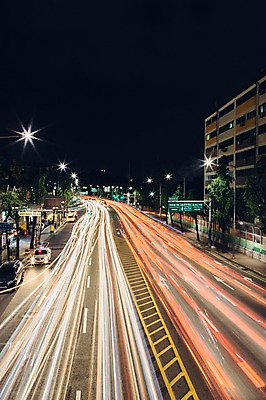 포토 JPG 도로 야경 자동차 사람없음 야외 빛 도시풍경 도시 장노출 국내포토 길 육상교통 교통시설 촬영기법 풍경 야간 파일형식 풍경_경치