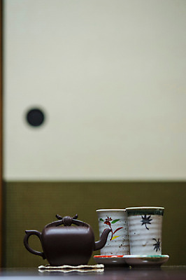 포토 JPG 일본문화 실내 사람없음 아웃포커스 일본 찻잔 다기 찻주전자 오브젝트 국내포토 동양문화 아시아 외국문화 주전자 잔 촬영기법 내부 다도 파일형식