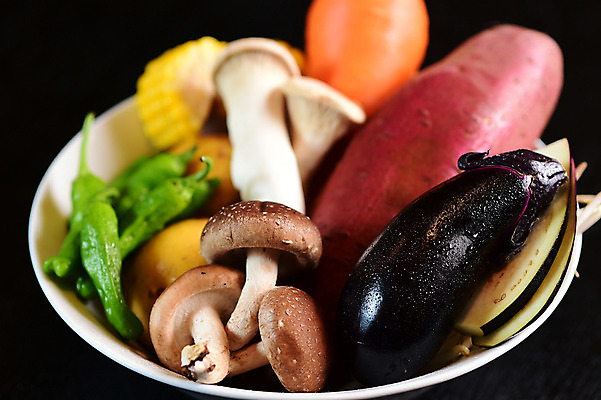 포토 JPG 접시 음식 식재료 가지 근접촬영 사람없음 아웃포커스 버섯 고구마 꽈리고추 일본음식 국내포토 식기 뷰포인트 채소 고추 뿌리채소 촬영기법 파일형식