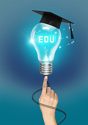 PSD 편집 편집이미지 손 교육 학사모 전구 졸업 신체부위 빛 이미지편집 모자_잡화 사람 파일형식