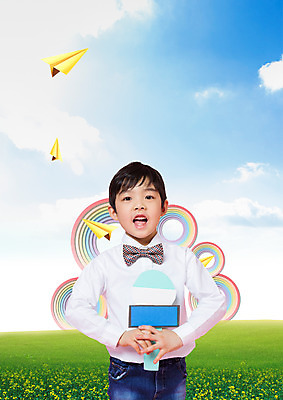 PSD 구름 편집 편집이미지 어린이교육 교육 어린이 무지개 노래 하늘 나비넥타이 한명 웃음 소년 잔디 상반신 한국인 종이비행기 마이크 이미지편집 자연요소 식물 1 남자 음악 음향기기 넥타이 표정 사람 동양인 종이접기 파일형식