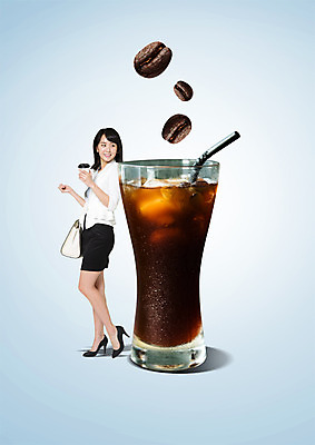 전신 PSD 편집 편집이미지 여자 커피 음식 빨대 한명 서기 웃음 20대 성인 옆모습 컵 한국인 원두 핸드백 비즈니스우먼 아이스커피 이미지편집 1 식기 음료 뷰포인트 가방 비즈니스 모션 표정 사람 동양인 청년 직장인 파일형식