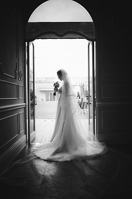 포토 JPG 주간 전신 여자 행복 신부 부케 웨딩드레스 결혼 흑백 한명 서기 들기 성인 야외 옆모습 30대 한국인 기념촬영 웨딩라이프 성인여자한명만 성인만 국내포토 자연요소 1 라이프스타일 드레스 감정 뷰포인트 꽃다발 모션 촬영기법 사람 동양인 이벤트 장년 사진촬영 여자한명만 성인여자만 파일형식