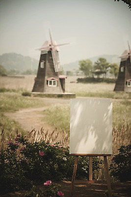 주간 PSD 편집이미지 백그라운드 프레임 사람없음 야외 풍차 풀잎 디지털합성 이젤 캔버스 디지털아트 이미지편집 자연요소 잎 미술도구 풀_식물 파일형식