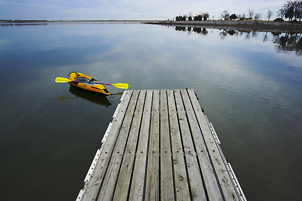포토 JPG 해외이미지 나무 호수 스포츠 여행 포즈 오렌지 자연 하늘 휴가 휴식 풍경 사람없음 야외 목재 물 여름 파란색 강 노란색 환경 침묵 일몰 보트 고독 저녁 카누 카약 스카이라인 해외202004 해외포토 자연요소 식물 계절 감정 컬러 컨셉 배_교통 과일 재료 노을 소리 수상스포츠 야간 생태계 파일형식 이미지허브
