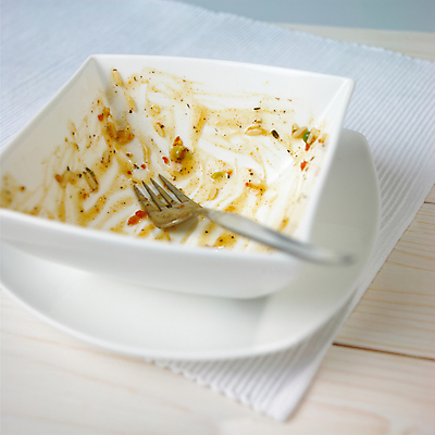 포토 JPG 해외이미지 접시 음식 포크 탁자 파스타 사람없음 흰색 먹기 해외202004 해외포토 식기 컬러 가구 모션 서양음식 파일형식 이미지허브