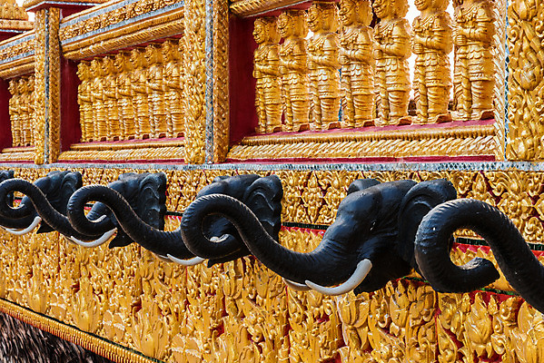 포토 JPG 해외이미지 동물 전통 외관 아시아 종교 문화 조각 여행 건축양식 포유류 태국 코끼리 미술 동양인 사람없음 빨간색 조각상 검은색 바위 흰색 사찰 황금 묘사 질감 시멘트 천연기념물 옛날 파멸 스타일 해외202004 해외포토 건축 나라 컬러 컨셉 종교건축 문화예술 인종 조형물 돌_바위 파일형식 소멸 이미지허브