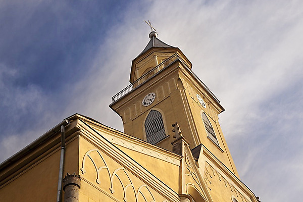 포토 JPG 해외이미지 전통 외관 기독교 종교 여행 십자가 건축양식 창문 하늘 나선형 사람없음 야외 건물 빛 성당 교회 탑 천주교 시골 영혼 역사 작음 언덕 영토 장면 지역 천국 첨탑 일반 벨로루시 숭배 옛날 해외202004 해외포토 건축물 건축 무늬 종교건축 크기 파일형식 이미지허브