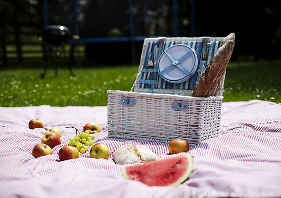 포토 JPG 해외이미지 공원 여유 음식 빵 백그라운드 과일 지팡이 포도 휴가 샌드위치 건강 사람없음 야외 초록색 소풍 바구니 와인 저녁식사 봄 흰색 신선 사과 먹기 가득함 확인 체크무늬 프랑스어 고립 해외202004 해외포토 문자 계절 공공시설 감정 컬러 무늬 모션 주류 야외활동 식사 파일형식 이미지허브