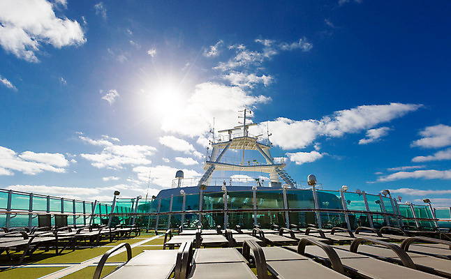 포토 JPG 해외이미지 라이프스타일 바다 여행 교통시설 하늘 휴가 휴식 거리 항해 사람없음 야외 물 파란색 세계 태양 우주 자유 광선 흰색 오픈 보트 휴게실 고급 확대 정상 야간 크루즈 갑판 함선 네비게이션 발견 VIP 사방 이국적 해외202004 해외포토 자연요소 컬러 교통 컨셉 배_교통 생활 시설 파일형식 이미지허브