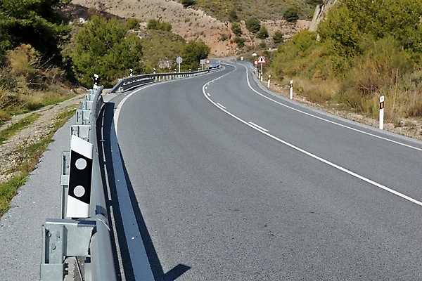 포토 JPG 해외이미지 도로 선 여행 곡선 골프 교통시설 하늘 휴가 파노라마 풍경 사람없음 야외 가로 초록색 여름 파란색 계곡 자유 고속도로 보행로 스페인 숲 아스팔트 방향 언덕 장면 멀리 내추럴 굴곡 루트 방법 수평선 해외202004 해외포토 계절 유럽 길 컬러 교통 컨셉 촬영기법 구기 시설 파일형식 이미지허브