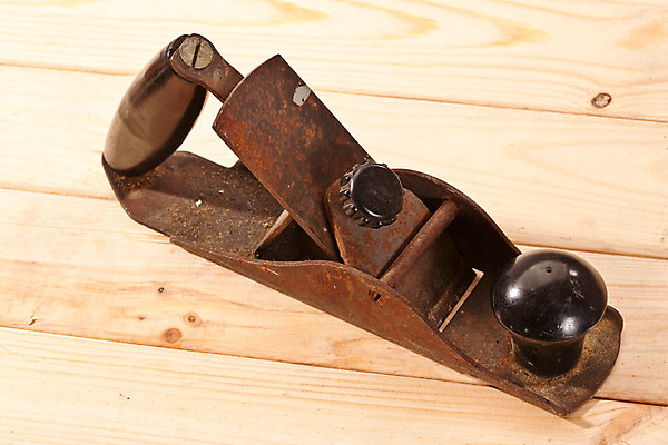 포토 JPG 해외이미지 탁자 사람없음 장비 공구 목공예 대패 부스러기 옛날 철강 톱밥 해외202004 해외포토 가구 도구 가루 공예 파일형식 이미지허브