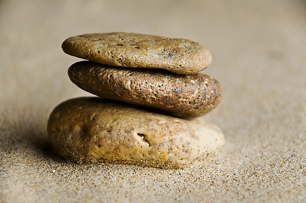 포토 JPG 해외이미지 선 모래 백그라운드 불교 미술 사람없음 물 반사 쌓기 탑 정원 검은색 스파 화목 조약돌 흰색 떨어짐 단계 고립 해외202004 해외포토 자연요소 건축물 종교 컬러 컨셉 모션 문화예술 돌_바위 파일형식 이미지허브