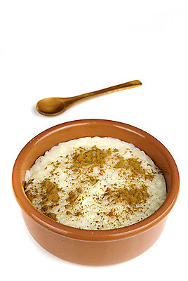 포토 JPG 해외이미지 전통 음식 밥 디저트 건강 사람없음 목재 컵 과자 숟가락 식사 우유 흰색 도자기 사발 달콤 맛 가루 설탕 먹기 크림 순수 향신료 푸딩 고립 바닐라 스페인어 시나몬 핸드메이드 해외202004 해외포토 나무 식기 컬러 컨셉 재료 모션 유제품 수저 사기그릇 향미료 파일형식 이미지허브