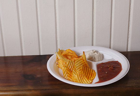 포토 JPG 해외이미지 접시 물결 음식 조각 백그라운드 다이어트 채소 재료 고추 양파 치즈 감자 사람없음 빨간색 쌓기 식사 펼침 튀김 흰색 조미료 맛 폐기물 먹기 크림 속도 질감 매움 칼로리 흙더미 점심식사 굴곡 살사댄스 얇은 짠맛 해로움 핸드메이드 해외202004 해외포토 식기 컬러 컨셉 모션 유제품 건강 흙 춤 쓰레기 향미료 파일형식 더미 이미지허브