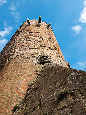 포토 JPG 해외이미지 벽 동화 사람없음 탑 힘 궁전 성 중세 스페인 신비 전쟁 공상 마법 시에나 왕국 왕자 해외202004 해외포토 건축물 유럽 컨셉 고건축 역사 파일형식 이미지허브