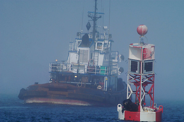 포토 JPG 해외이미지 바다 교통시설 사람없음 야외 물 항구 안개 보트 부표 해외202004 해외포토 자연요소 교통 배_교통 날씨 시설 파일형식 이미지허브